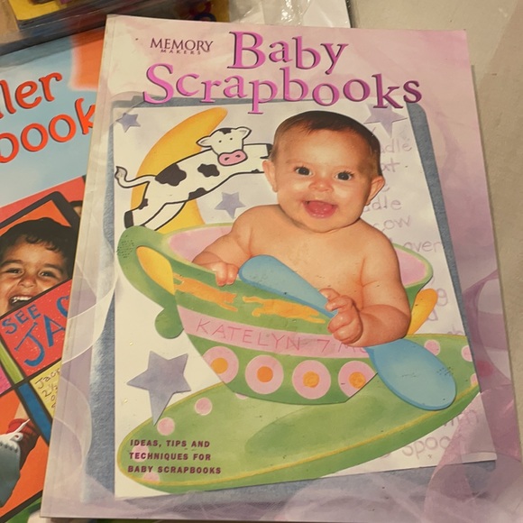 Baby & Toddler Scrapbook Ideas Book with loose paper bundle - Picture 10 of 13